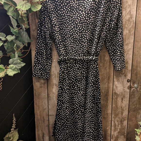 Tahari polka dot dress. - Picture 6 of 8